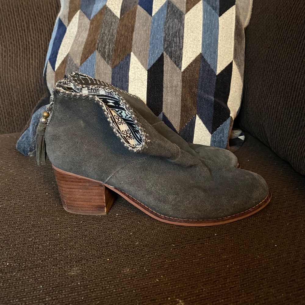 Heeled booties